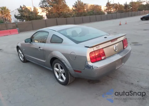 2009 Ford Mustang V6/V6 Premium z USA, uszkodzony, nr VIN 1ZVHT80NX95103220